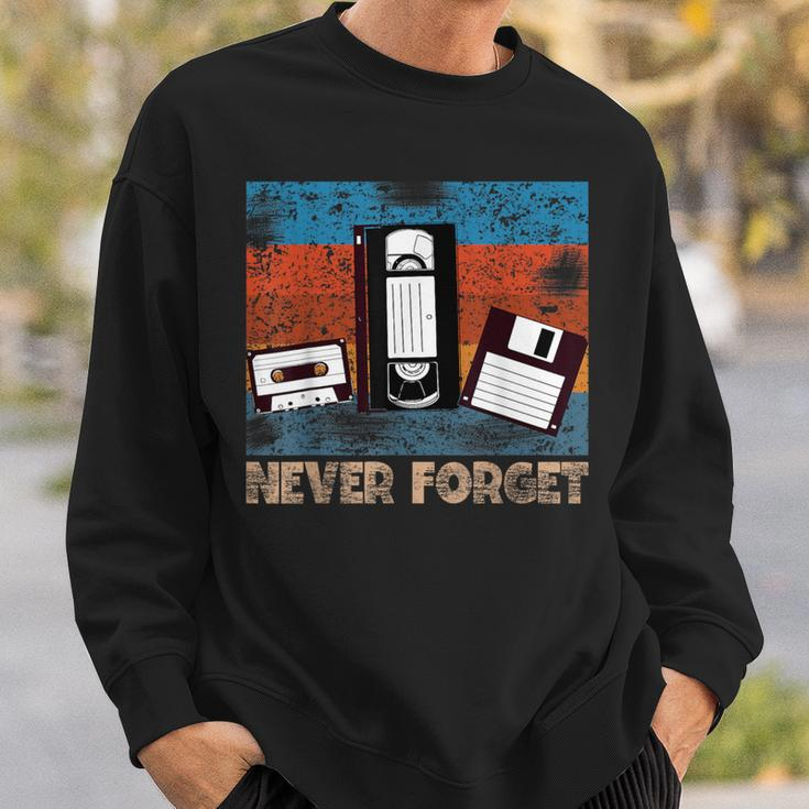 Retro Musik Kassette & Floppy Disk Sweatshirt in Schwarz für Nostalgiker Geschenke für Ihn