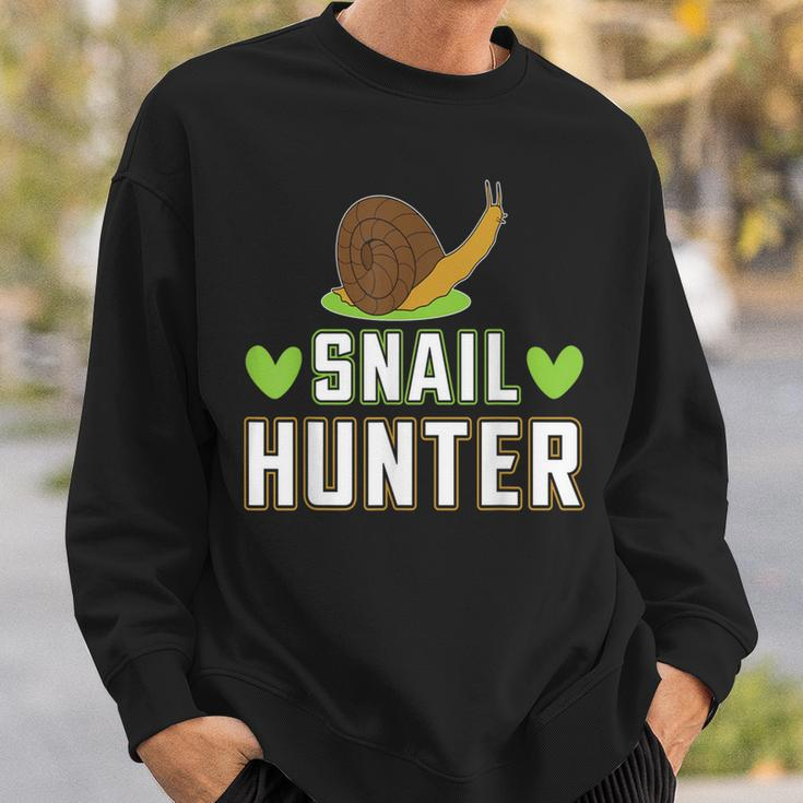 Schneckenjäger I Schnecke Sweatshirt Geschenke für Ihn