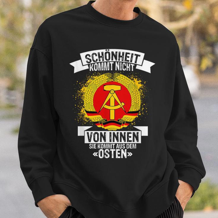 Schönheit Kommt Nicht Von Innen Sie Kommt Aus Dem Osten Sweatshirt Geschenke für Ihn