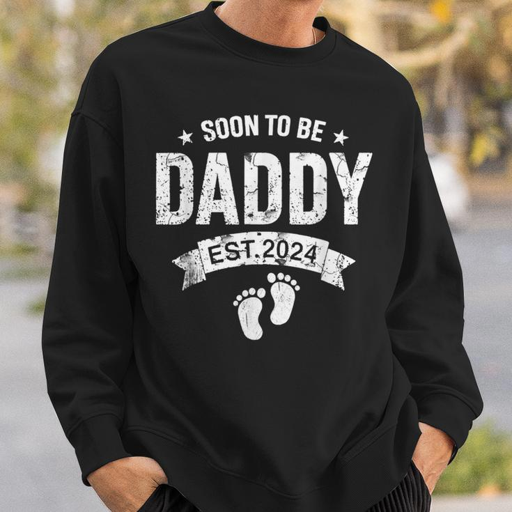 Soon To Be Daddy Est 2024 Father's Day First Time New Dad Sweatshirt Gifts for Him