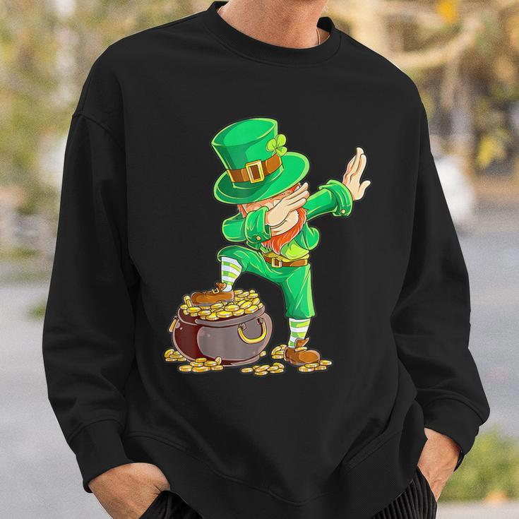 St Patrick's Day Dabbing Leprechaun Boys Dab Dance Sweatshirt Gifts for Him
