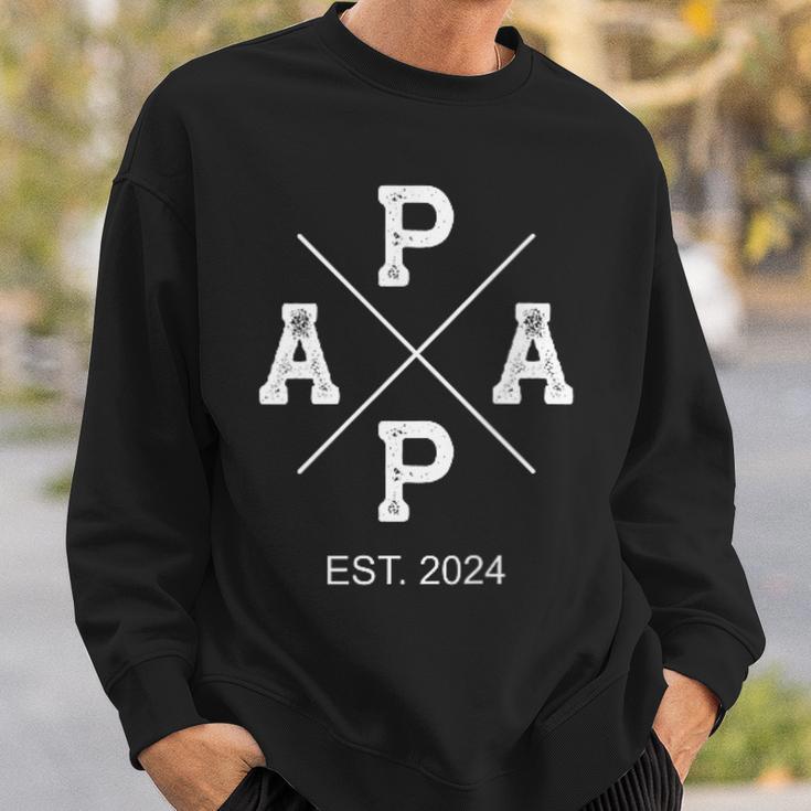 Stolzer Papa 2024 Papa Life Papa Est 2024 Sweatshirt Geschenke für Ihn