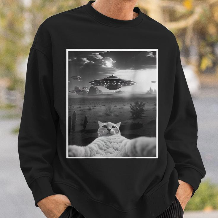 Threadwei Alien Ufo Cat Selfie Kitty Graphic Cat Lover Sweatshirt Gifts for Him