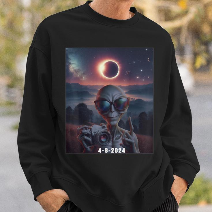 Ufos Alien Selfie With Solar 2024 Eclipse Wearing Glasses Sweatshirt Gifts for Him