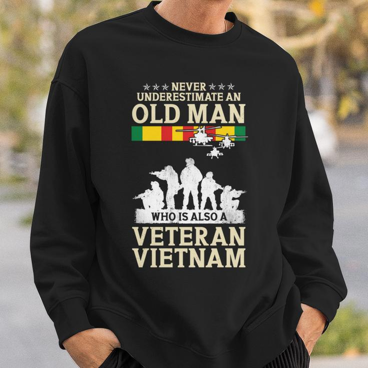 Never Underestimate An Old Man Vietnam Veteran Flag Retired Sweatshirt Gifts for Him