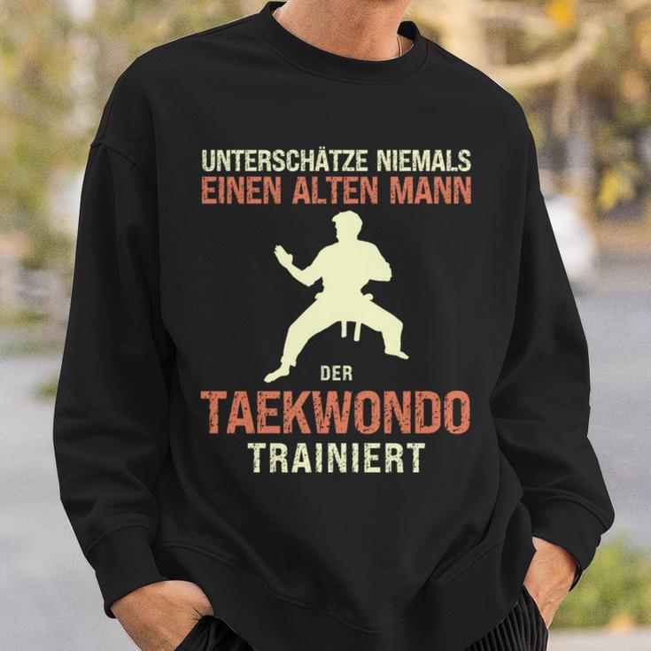 Underschätze Niemal Old Man Taekwondo Grandpa Dad Jumper Sweatshirt Geschenke für Ihn