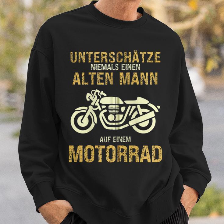 Unterschätze Niemals Alten Mann Motorrad Opa Papa Geschenk Kapuzenjacke Sweatshirt Geschenke für Ihn