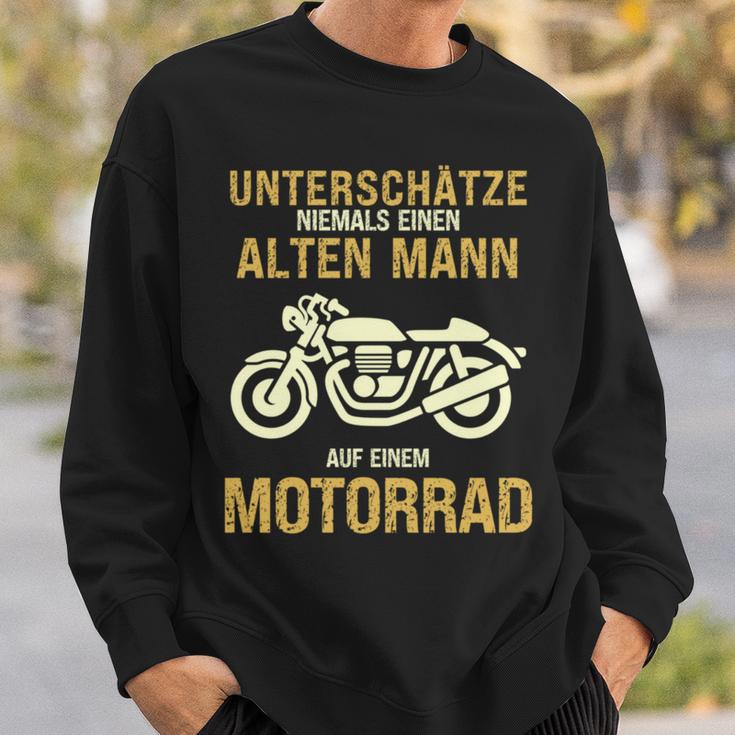 Unterschätze Niemals Alten Mann Motorrad Opa Papa Geschenk Sweatshirt Geschenke für Ihn