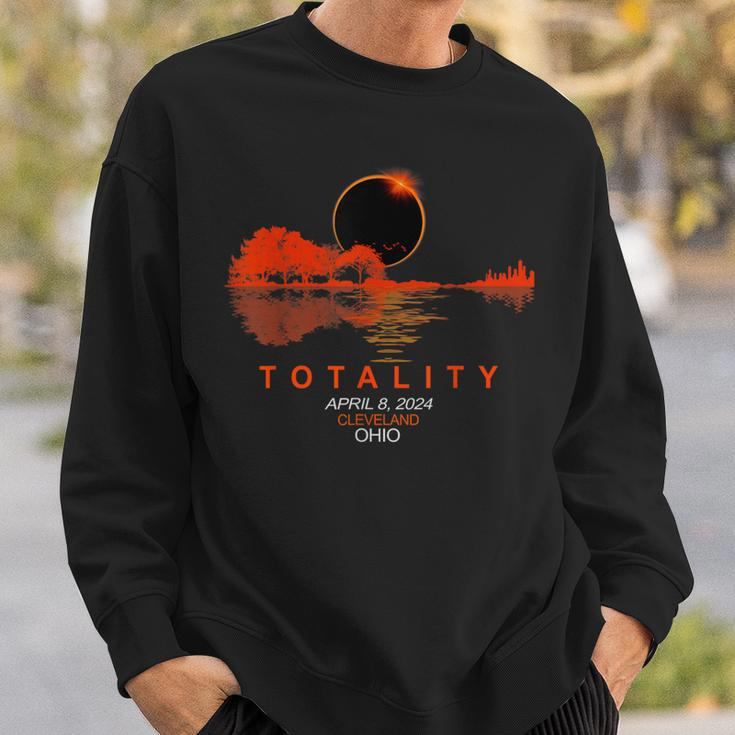 Vintage Cleveland Ohio Total Solar Eclipse 2024 Sweatshirt Gifts for Him