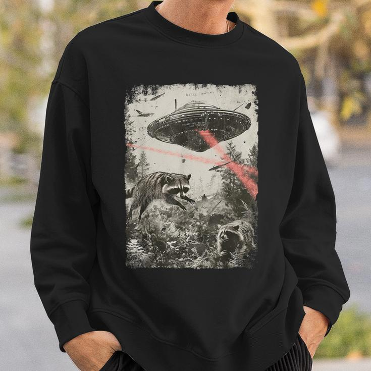 Vintage Raccoon Ufo Alien Animal Raccoon Sweatshirt Geschenke für Ihn