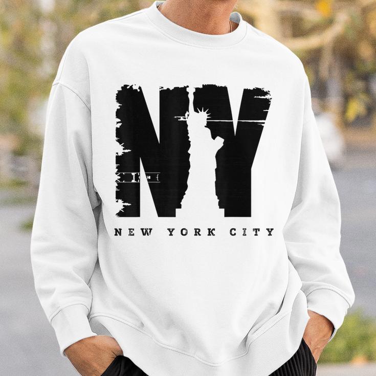 Cool Vintage New York City Style New York City Sweatshirt Gifts for Him