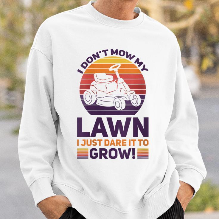 Damen Lustiger Mäher Rasen Bier Papa Landschaftsbau Dare It Wh Mit-Ausschnitt Sweatshirt Geschenke für Ihn