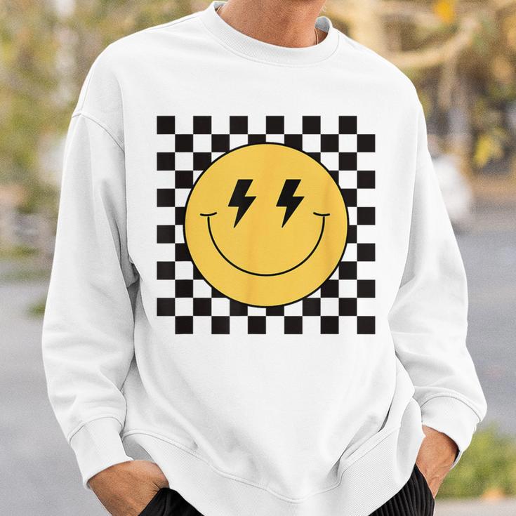 Gelbes Lächelndes Gesicht Niedlich Kariert Frieden Lächelnd Glückliches Gesicht Sweatshirt Geschenke für Ihn