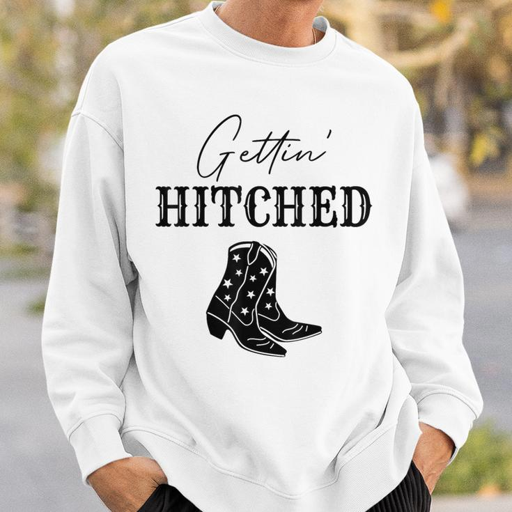 Getting Hitched Bride Western Bachelorette Party Sweatshirt Gifts for Him