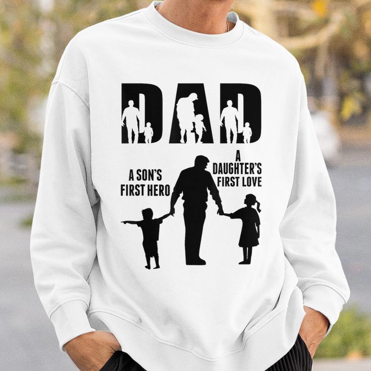 Papa Der Erste Held Eines Sohnes Die Erste Liebe Einer Tochteratertag Sweatshirt Geschenke für Ihn