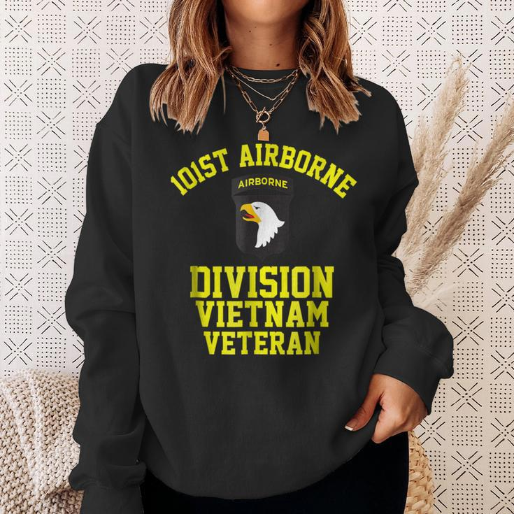 101St Airborne Division Vietnam Veteran Sweatshirt Gifts for Her