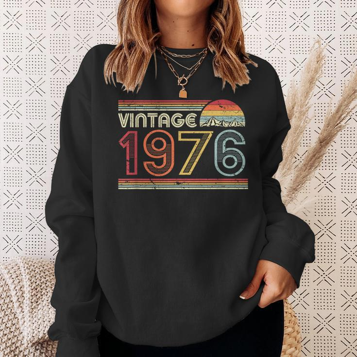 1976 VintageBirthday Retro Style Sweatshirt Gifts for Her