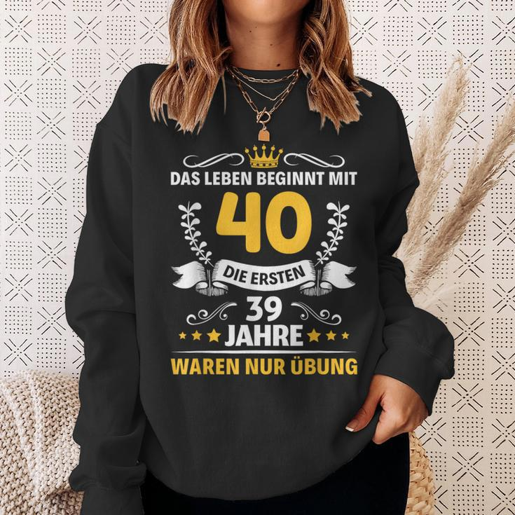 With 40 Mann Frau Endlich 40Th Birthday German Language S Sweatshirt Geschenke für Sie