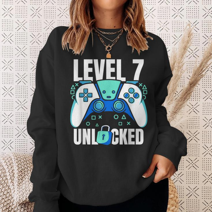 7 Year Old Gamer Gaming 7Th Birthday Level 7 Unlocked Sweatshirt Gifts for Her
