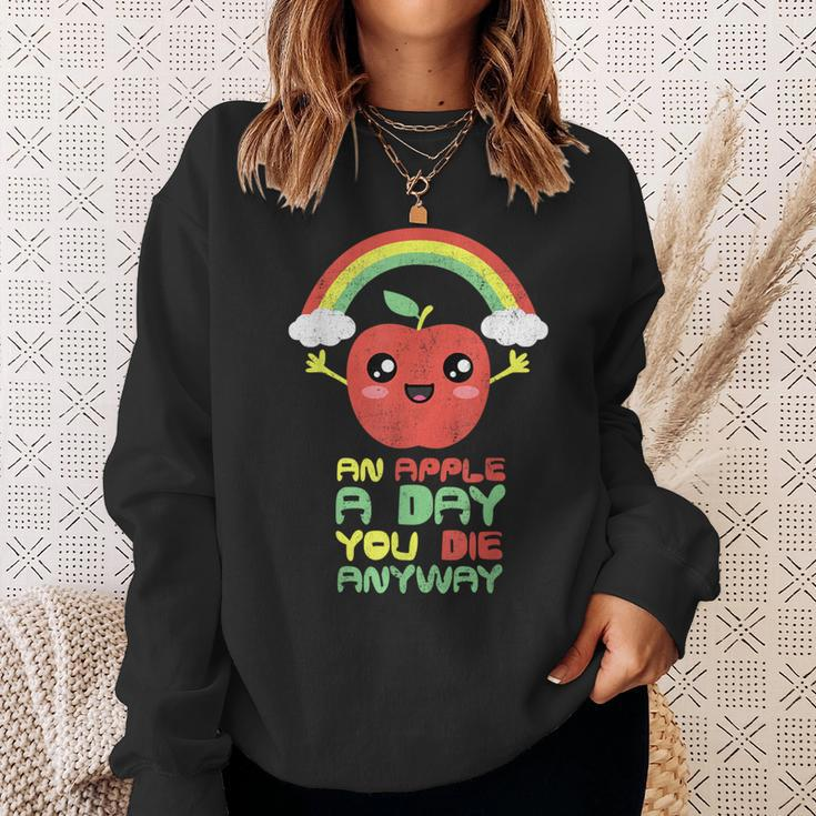 An Apple A Day You Die Anyway Cute Sweatshirt Geschenke für Sie