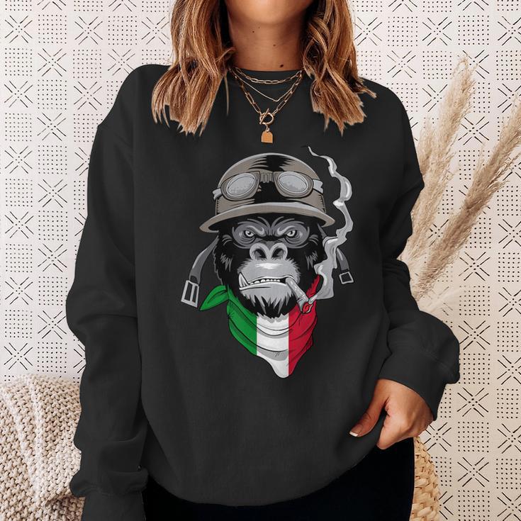 Aviator-Gorilla Grafik-Sweatshirt, Italienisches Flaggen-Schal Design, Schwarz Geschenke für Sie