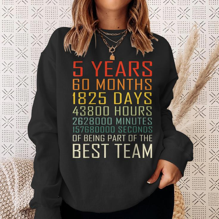 Best Team Vintage Work Anniversary 5 Years Employee Sweatshirt Gifts for Her