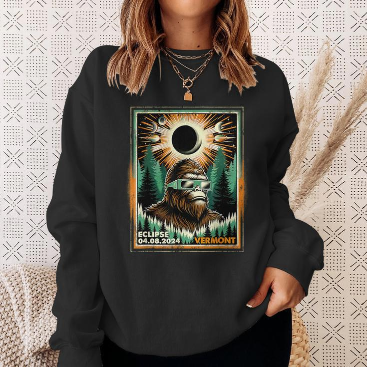 Bigfoot Total Solar Eclipse 2024 Vermont Sasquatch Vintage Sweatshirt Gifts for Her