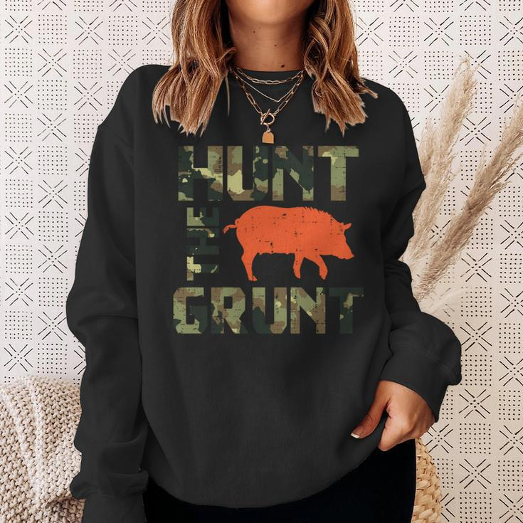 Camo Hunt The Grunt Hog Vintage Wild Boar Hunting Hunt Dad Sweatshirt Gifts for Her