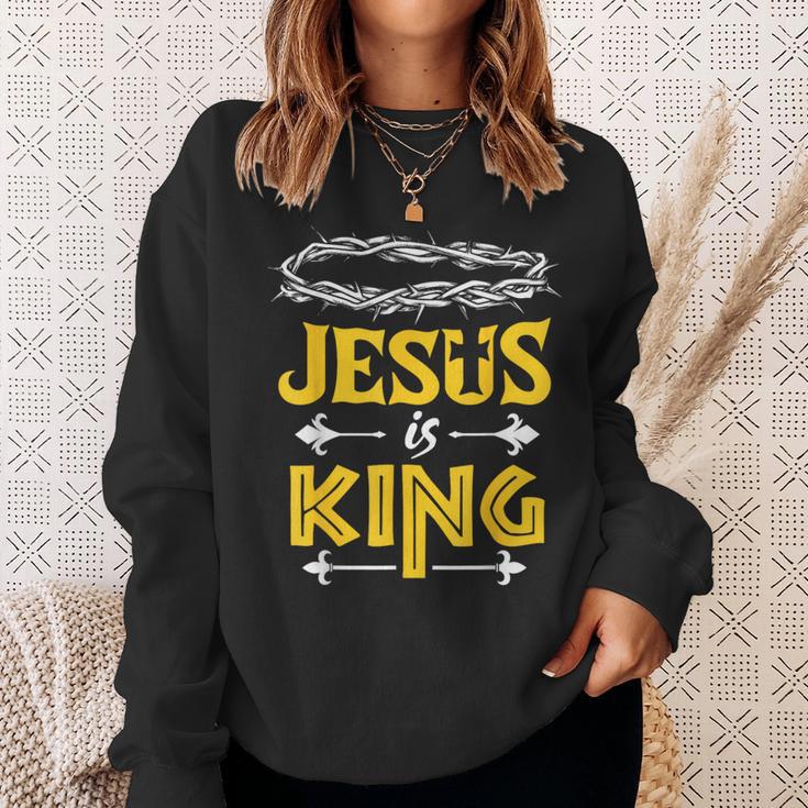 Christliches Sweatshirt Jesus is King mit Dornenkrone Design, Glaubensbekenntnis Tee Geschenke für Sie