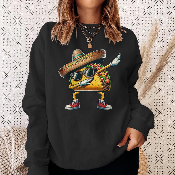 Cinco De Mayo Dabbing Taco Mexican Sombrero Sweatshirt Gifts for Her