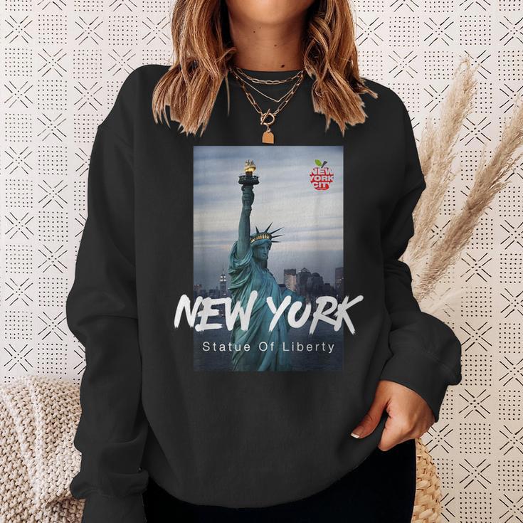 Cool New York City Statue Of LibertyNew York City Sweatshirt Gifts for Her