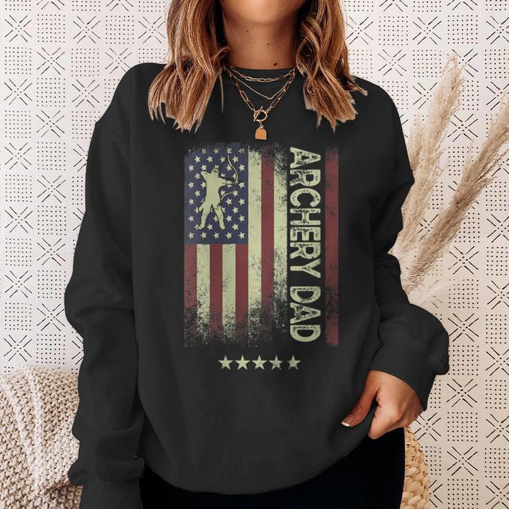 Damen Usa Amerikanische Flagge – Bogenschießen Papa Mit-Ausschnitt Sweatshirt Geschenke für Sie