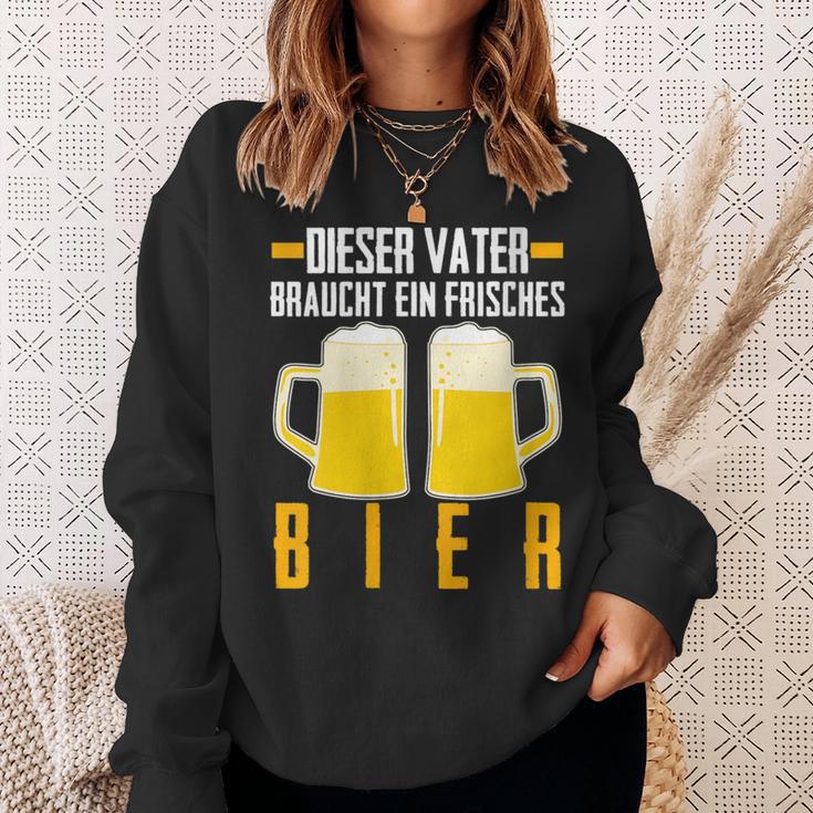 Damenatertag Saufenater Frisches Bier Papa Mit-Ausschnitt Sweatshirt Geschenke für Sie