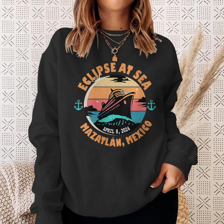 Eclipse At Sea Mazatlán Mexico Total Solar Eclipse Sweatshirt Gifts for Her