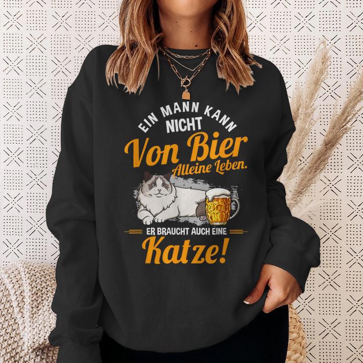 Ein Mann Kann Nichton Bier Alleine Leben Ein Mann Kann Nichton Bier Sweatshirt Geschenke für Sie