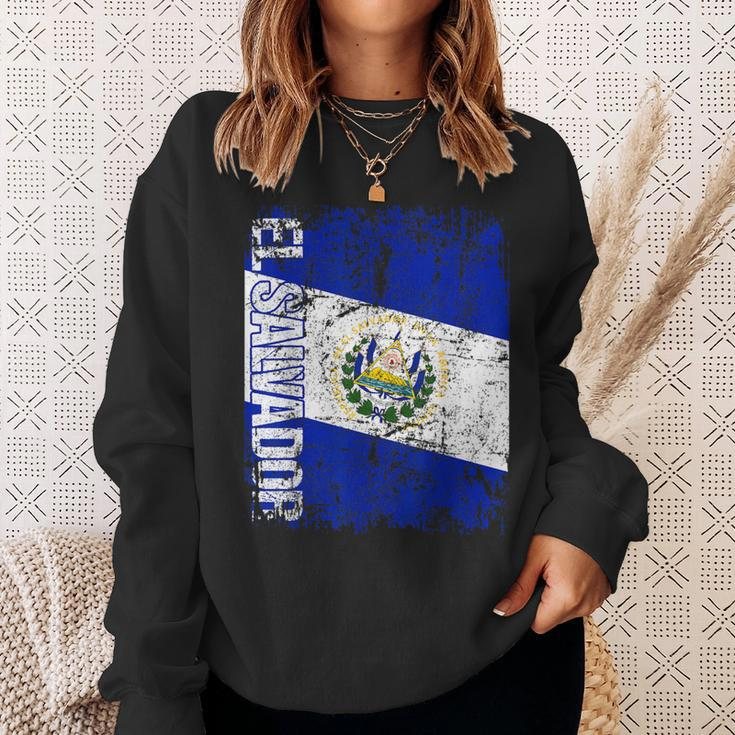 El Salvador Flag Vintage Distressed El Salvador Sweatshirt Gifts for Her