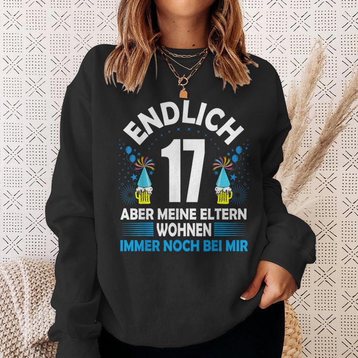 Endlich 17 Aber Meine Eltern Wohnen Noch Bei Mir Sweatshirt Geschenke für Sie