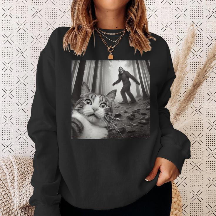 Surprised Scared Cat Selfie With Sasquatsch Bigfoot Sweatshirt Gifts for Her