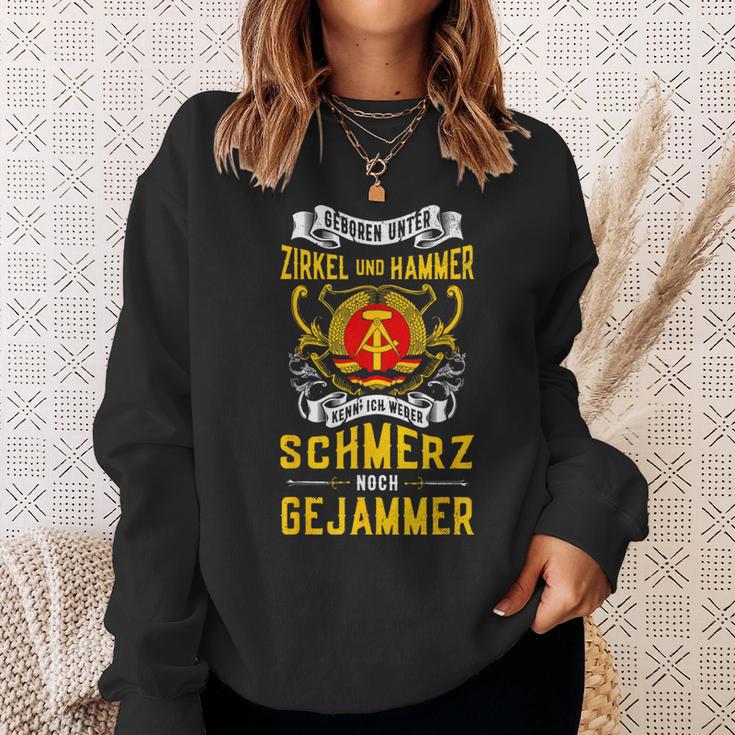 Geboren Unter Zirkel Und Hammer Geboren Unter Zirkel Und Hammer S Sweatshirt Geschenke für Sie