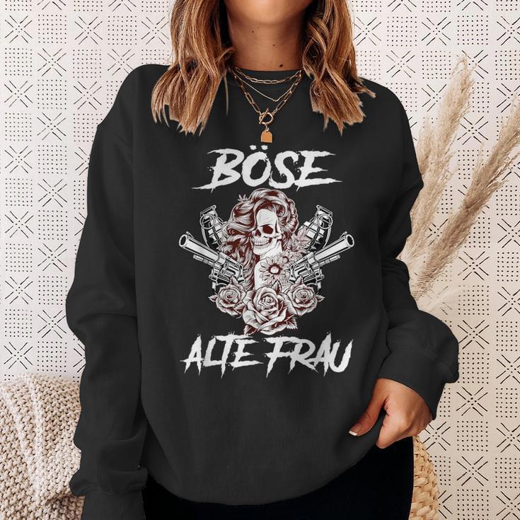 Gothic Sweatshirt Schwarzes Böse Alte Frau Motiv mit Rosen und Schwertern Geschenke für Sie