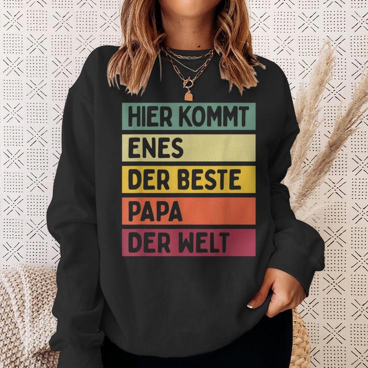 Herren Hier Kommt Enes Der Beste Papa Der Weltatertag Retro Sweatshirt Geschenke für Sie