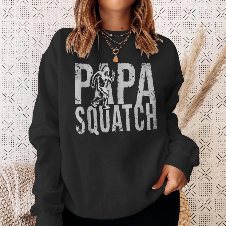 Herren Papa Sasquatch Bigfoot Papa Squatch Lustigeratertag Sweatshirt Geschenke für Sie