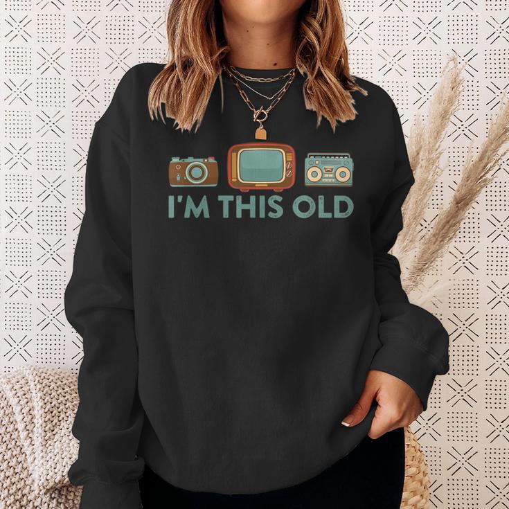 I'm This Old Retro Vintage Tv Boom Box Camera Baby Boomer Sweatshirt Gifts for Her