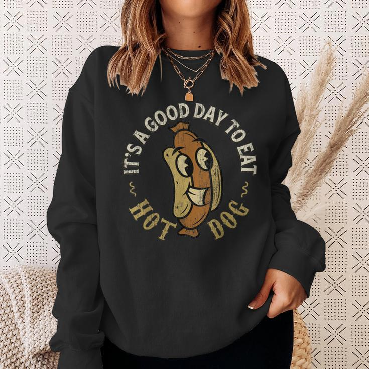 It's A Good Day To Eat Hot Dog Vintage Junk Food Party Sweatshirt Gifts for Her