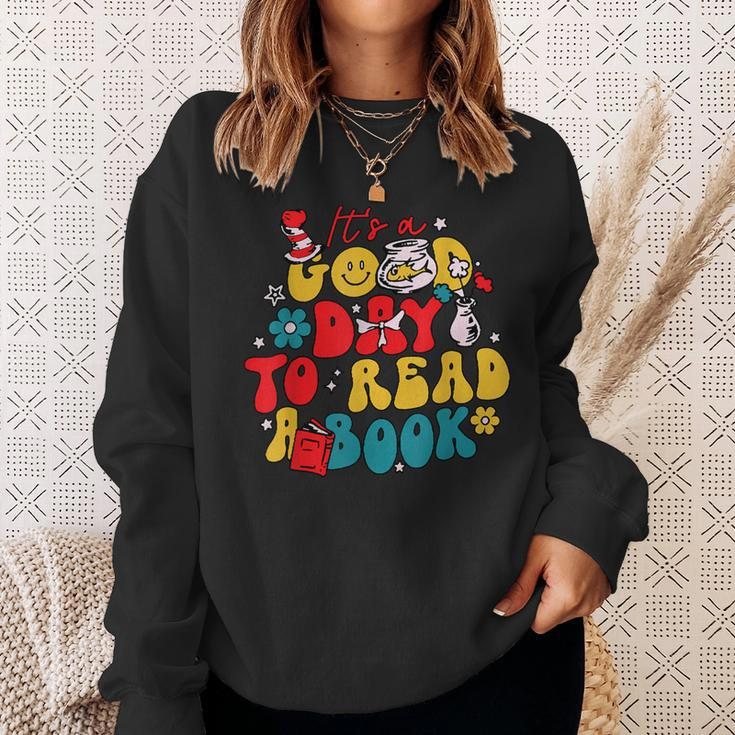 It's A Good Day To Read A Book Reading Day Cat Teachers Sweatshirt Gifts for Her