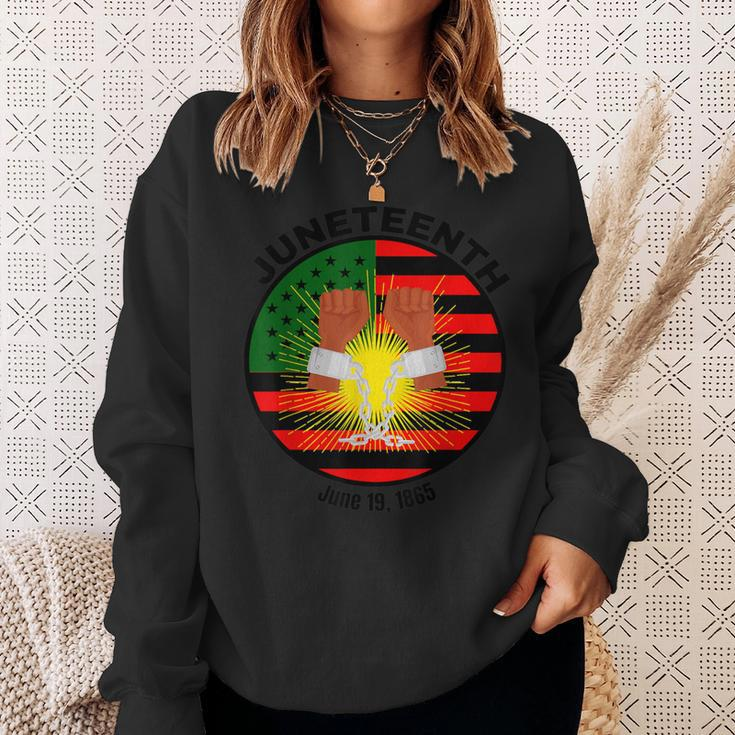 Junenth Flag And Broken Chains Sweatshirt Gifts for Her