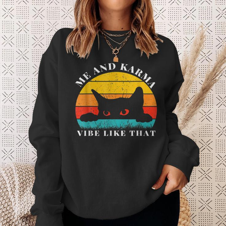 Me An Karma Vibe Like Hat Vintage Cute Cat Een Sweatshirt Gifts for Her