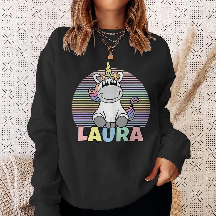 Laura Name Vorname Einhorn Regenbogen Personalisiert Sweatshirt Geschenke für Sie