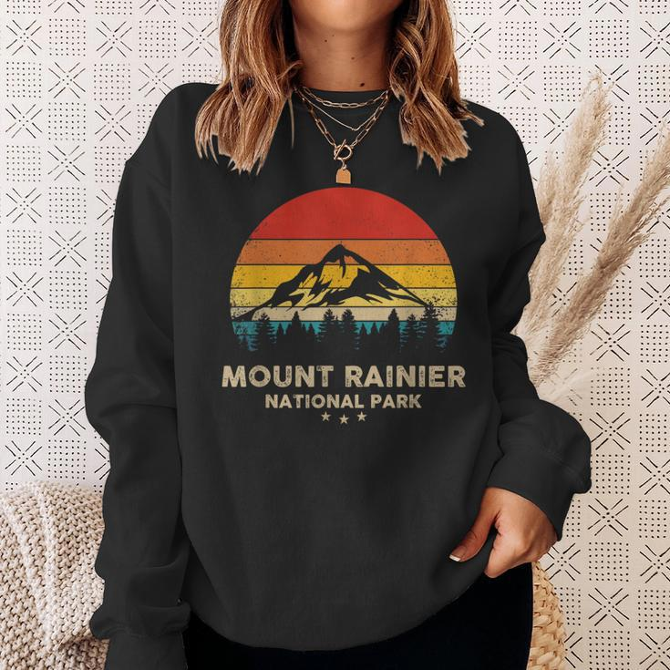 Mount Rainier National Park Retro Souvenir Sweatshirt Gifts for Her