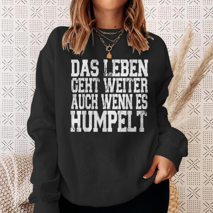 Mrt With Text Das Leben Geht Weiter Auch Wenn Es Humpelt German Language Sweatshirt Geschenke für Sie